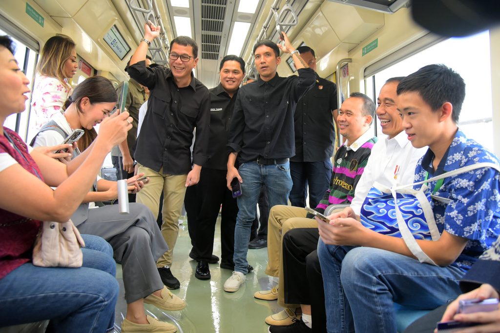 Presiden Joko Widodo Tinjau Lagi LRT Jabodebek